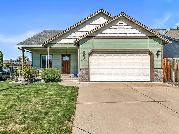 3rd image of 3717 Amelia Way