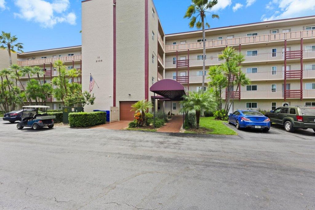 2106 S CYPRESS BEND Drive #506, Pompano Beach
