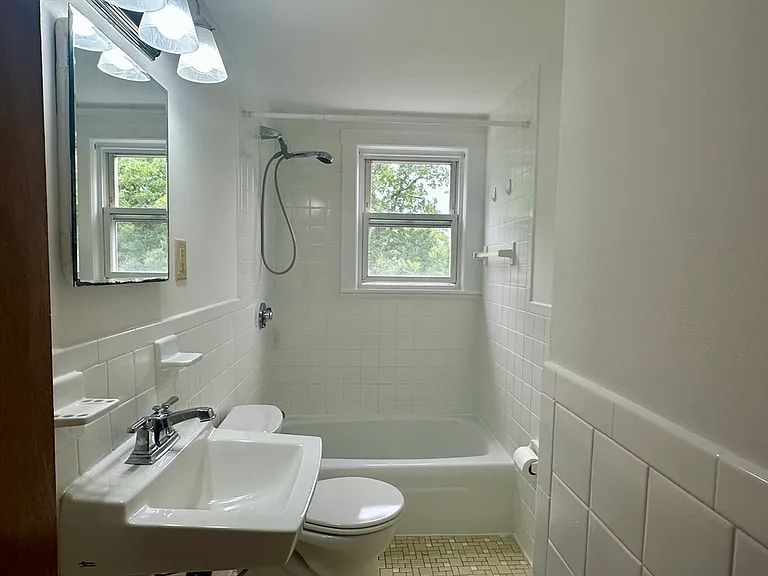 9 Norton St #3 — Photo 8