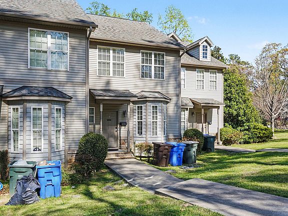 2nd image of 429 Georgetown Cir