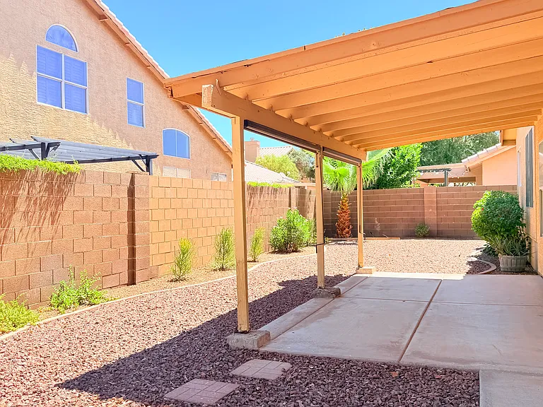 338 E Palomino Ct — Photo 22
