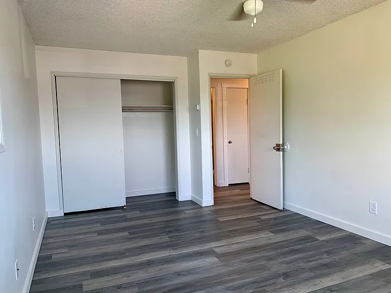ES2275 -Eagle Rock Apartments — Photo 13