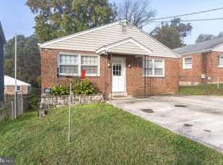 2319 Dupont Ave, Suitland, MD 20746