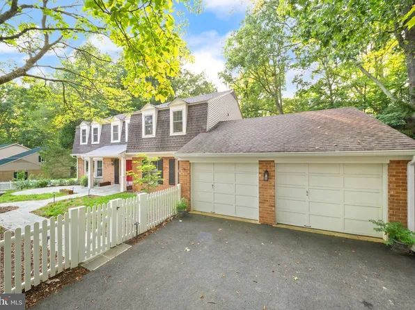 2648 Black Fir Ct, Reston, VA 20191