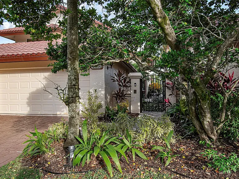 21694 Town Place Dr — Photo 2
