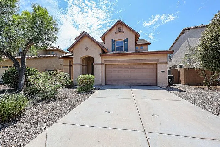 4 bed, 2.5 bath, 2419 sqft, $2,495 — Photo 3