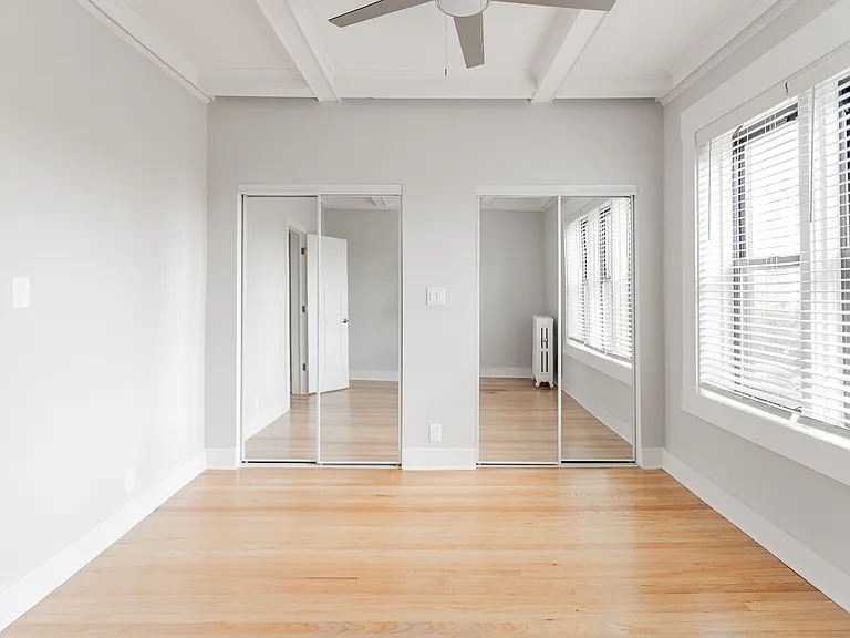 6135-45 S. Dorchester Ave/1409 E. 61st St. — Photo 12