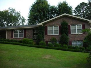 102 Park Terrace Ct, Sheffield, AL 35660