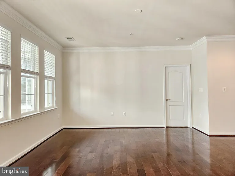 44115 Peirosa Ter — Photo 6