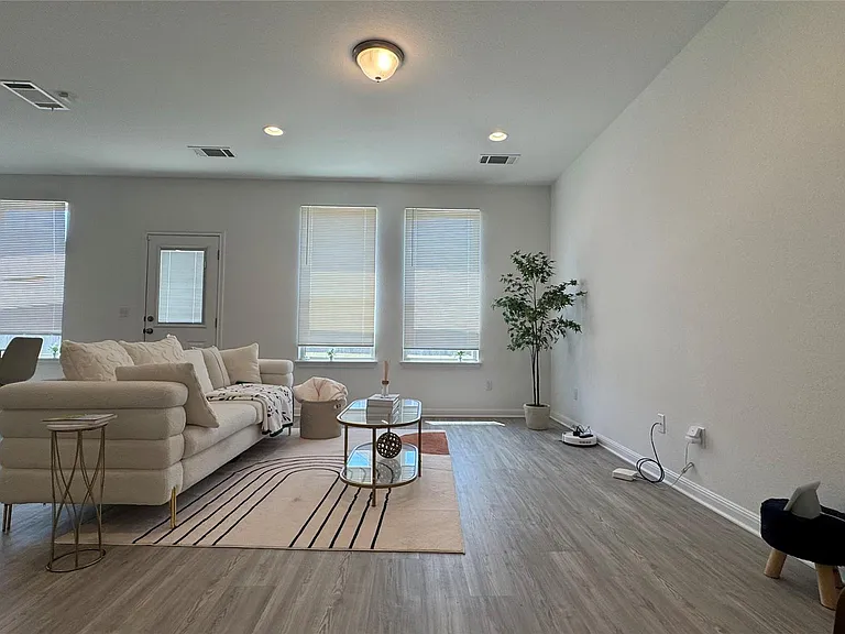 6915 Tiznow Ln — Photo 6