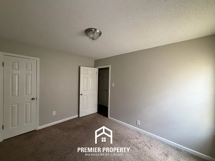 6911 Daneman Dr — Photo 12