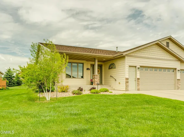 3100 Chisholm Trl, Bismarck, ND 58503
