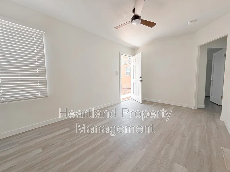 1 bed, 1.0 bath, 425 sqft, $1,500 — Photo 3