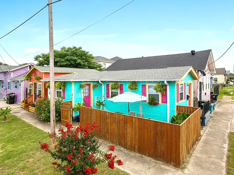 2239 Foucher St — Photo 4