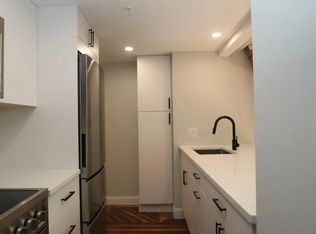 1919 Green St APT A, Philadelphia, PA 19130