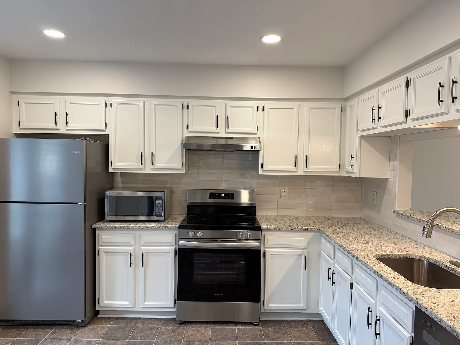 3 bed, 1648 sqft, $2,150 — Photo 1