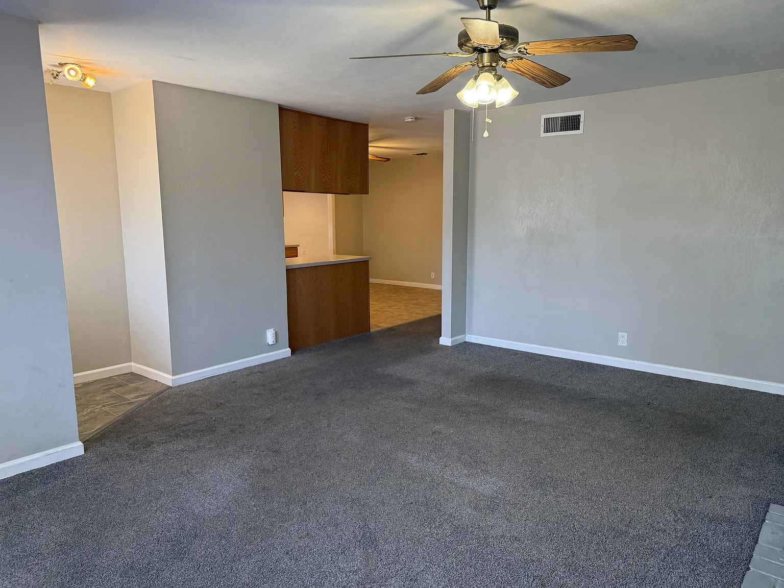4 bed, 1895 sqft, $2,700 — Photo 4