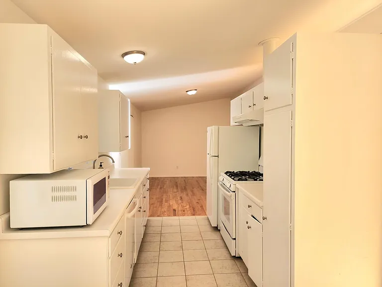 16444 SE 16th St — Photo 5