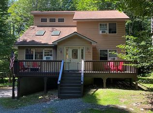 7 Sheffick Dr, Gouldsboro, PA 18424