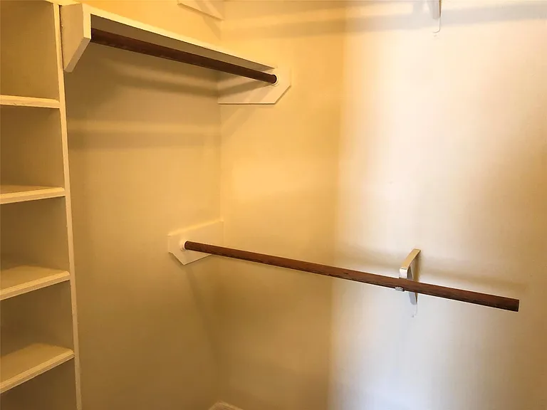 4819 Sunshine Dr — Photo 24