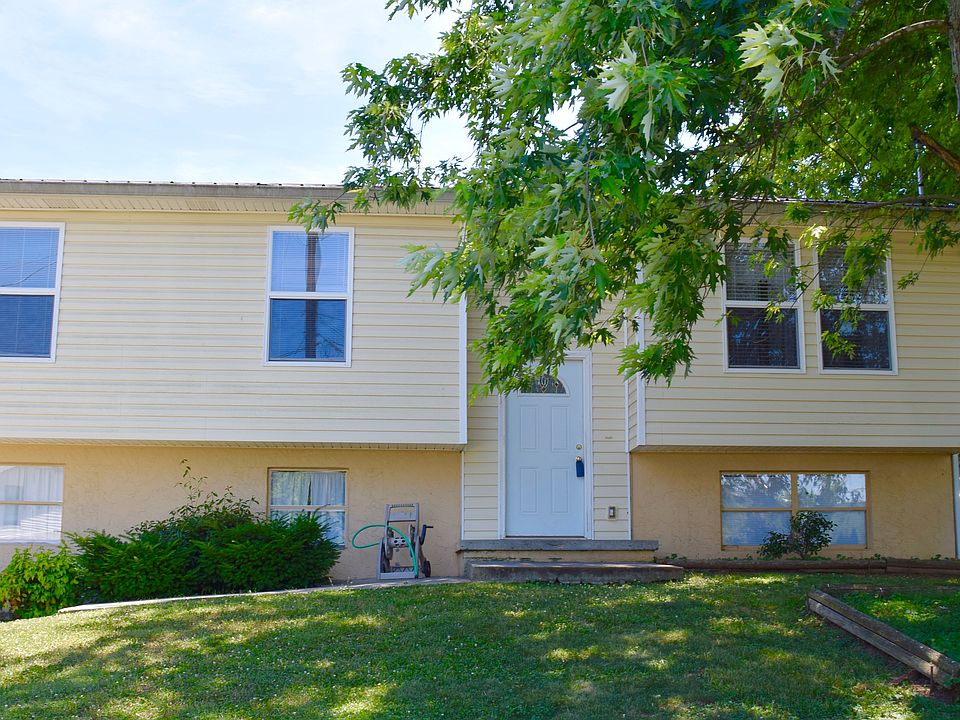 1st image of 3111 Somerset Dr SE