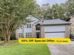 100 Lakeview Rdg E, Roswell, GA 30076