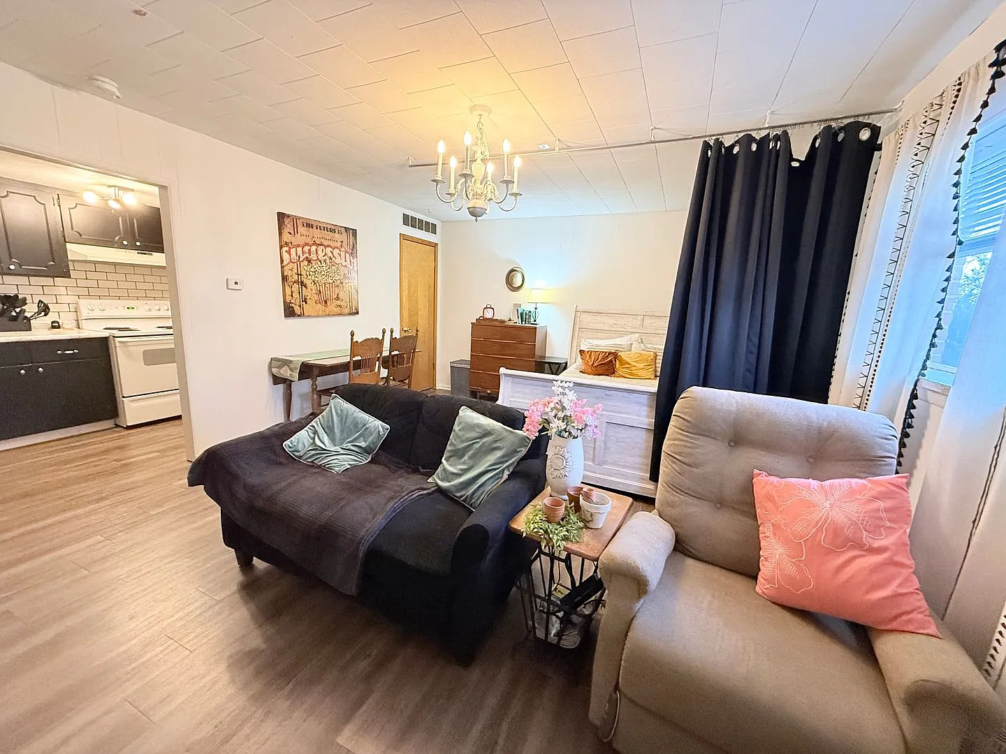 Riverview Apartments — Photo 3