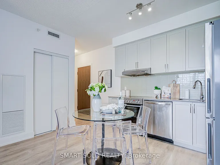 268 Buchanan Dr #305W — Photo 5