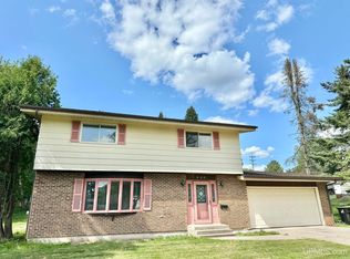 620 7th St, Iron Mountain, MI 49801