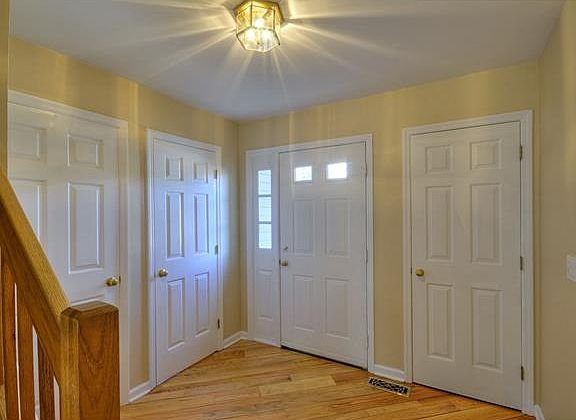 2nd image of 3504 Victoria Dr