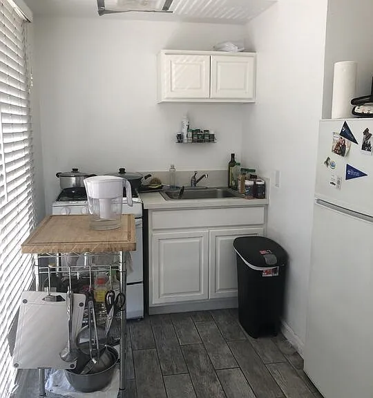8360 Blackburn Ave #4 — Photo 9