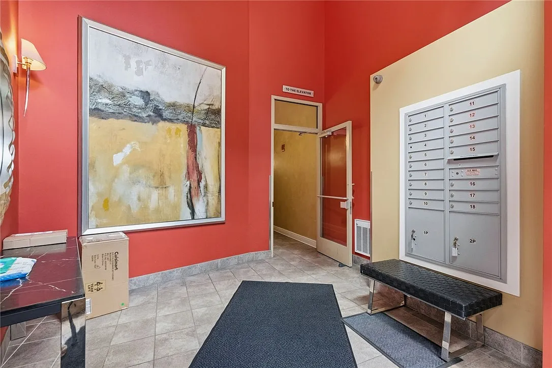 2 bed, 2.5 bath, 1966 sqft, $3,995 — Photo 4