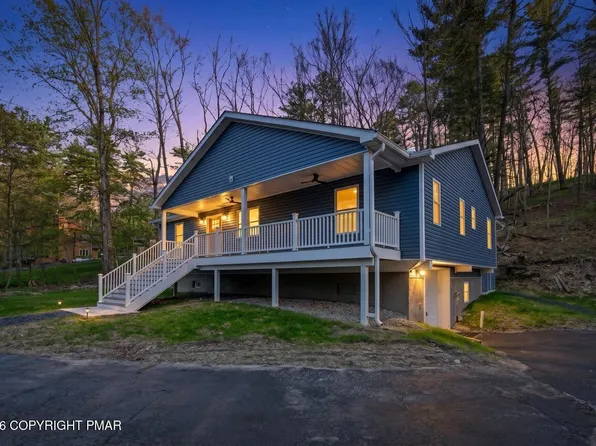 1131 Mink Ct, Bushkill, PA 18324