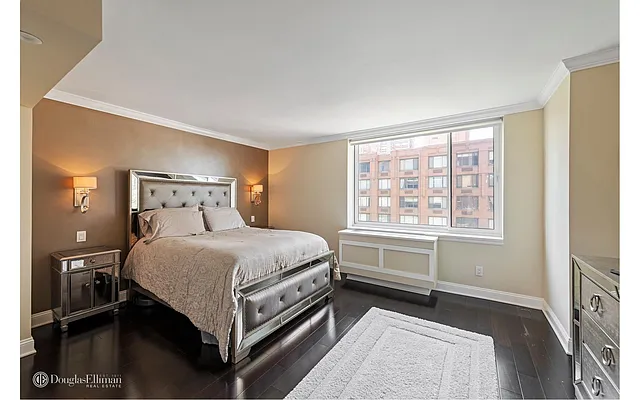 Rented by Douglas Elliman | media 16