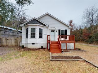 953 Hunts Rd, Port Haywood, VA 23138