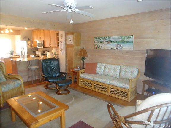 5th image of 3 Seastrand Ct Unit 25