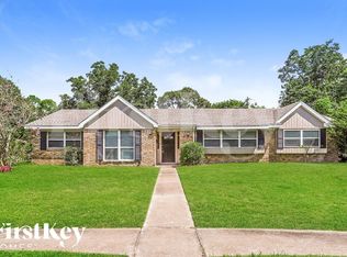 6030 McKnight St, Houston, TX 77035