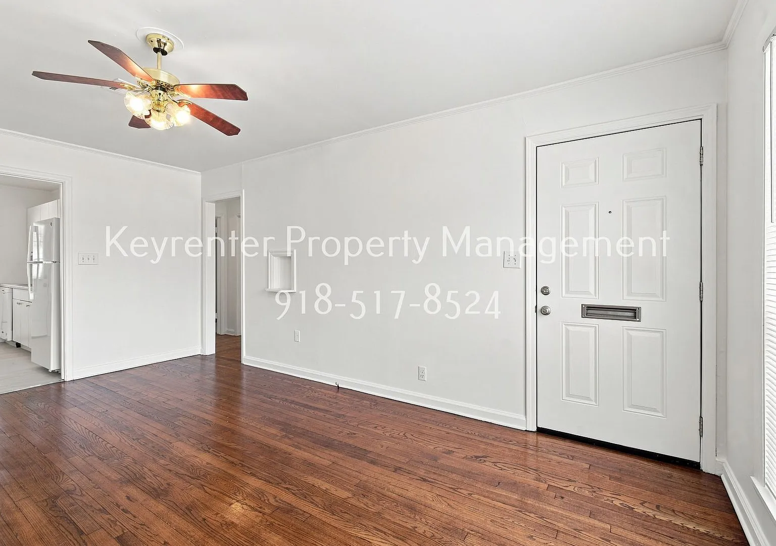 Beautiful 2 Bed 1 Bath In Quiet Area - No Pets Allowed — Photo 4