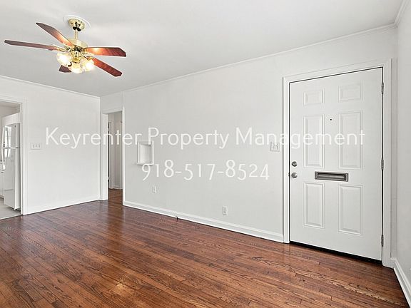 4th image of 931 E 37th Pl