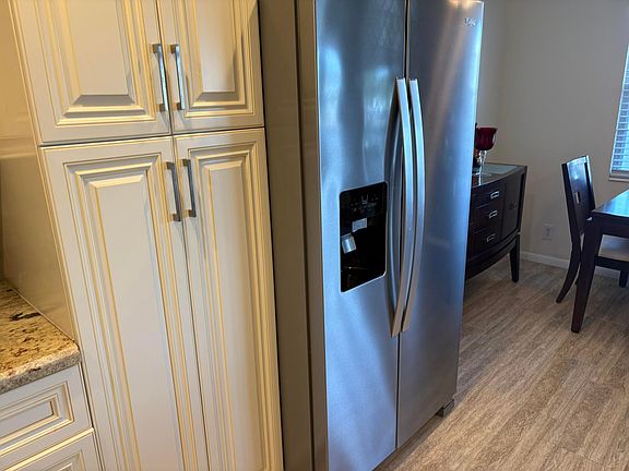 4th image of 2024 Rexford #2024 B