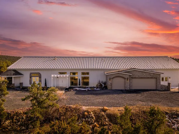 725 W Topaz Rd, Saint George, UT 84770