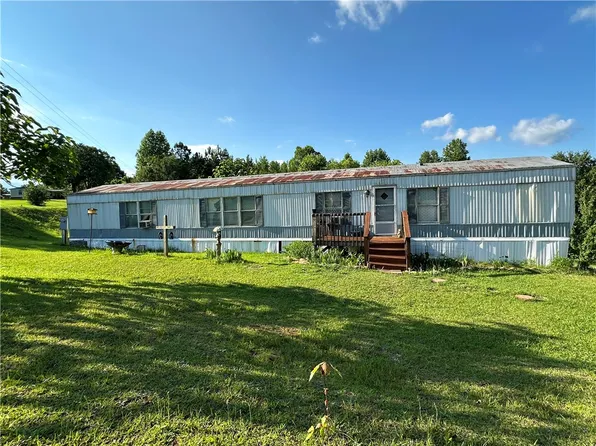 105 Wolfers Hollow Rd, Walhalla, SC 29691