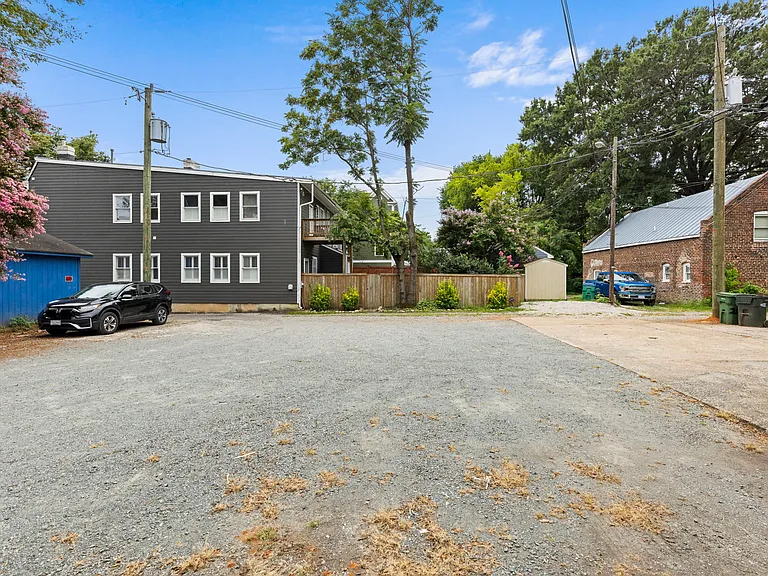 2107 W Main St — Photo 19