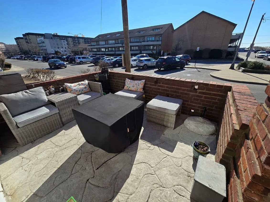 Photo 1 of 14 - 801 E Broadway #B - Long Beach, NY Primary Photo - 801 E Broadway #B