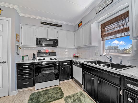 2nd image of 15229 Catalina Dr Unit 2D