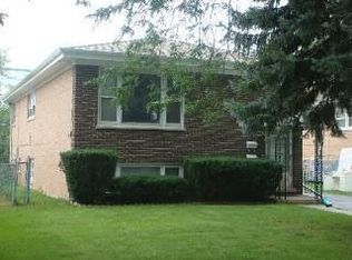 144 Golfview Dr, Northlake, IL 60164