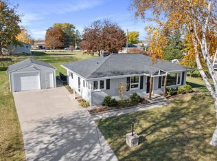 114 S Lincoln Dr, Howards Grove, WI 53083
