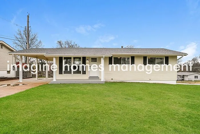4 bed, 2.0 bath, 1560 sqft, $2,495 — Photo 1