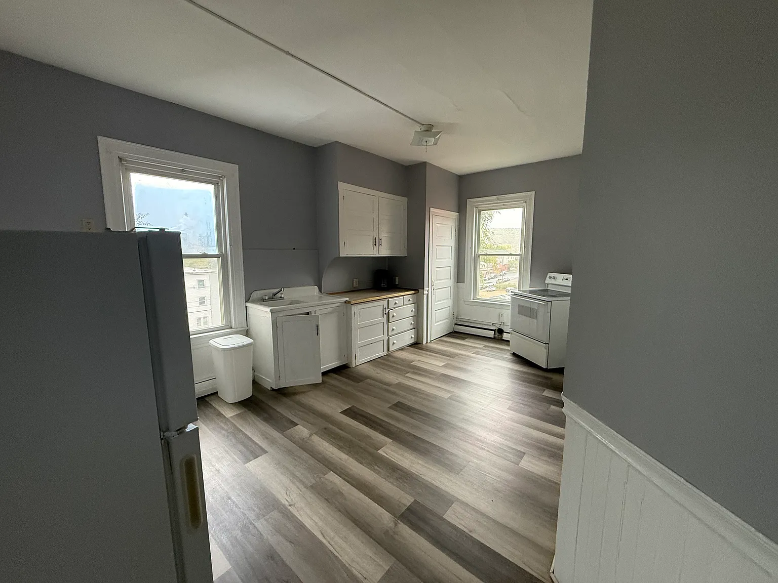 3 bed, $1,200 — Photo 4
