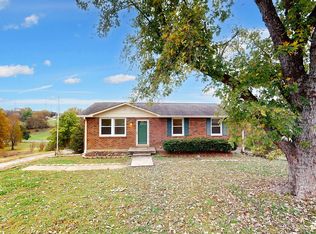 136 Dennis Rd, Hendersonville, TN 37075